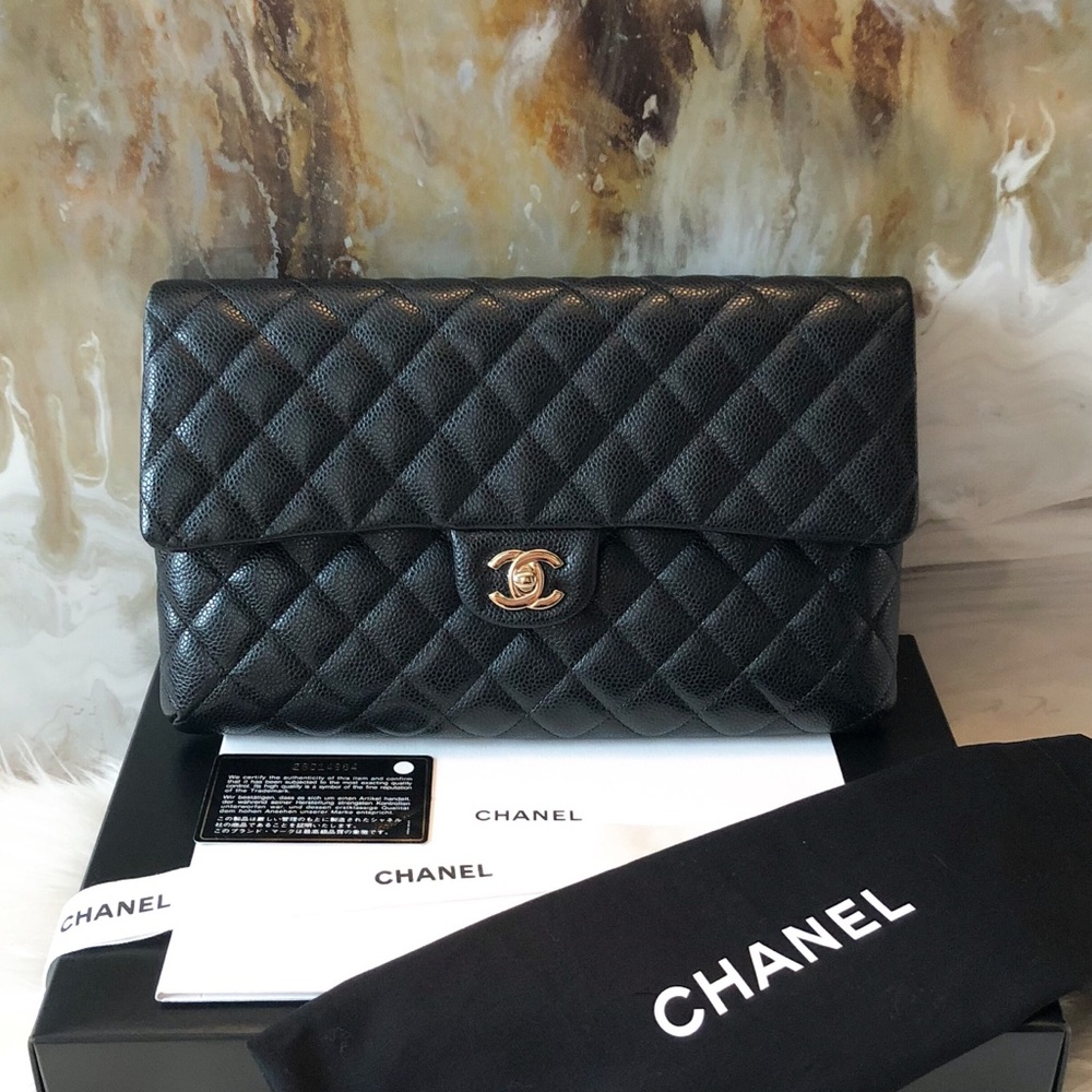 Chanel 18S Black Caviar CC Turnlock Flap Clutch - Picture 1 of 8